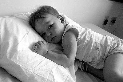 متى يمكن للطفل النوم على وسادة؟ سنجد!