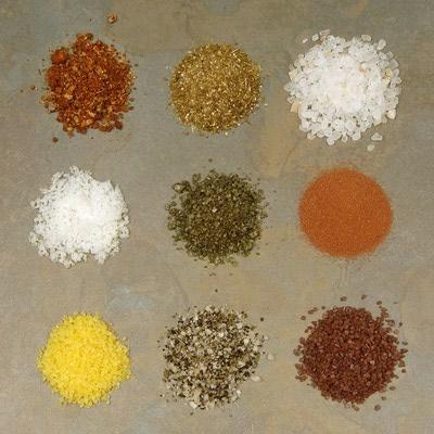 الملح الأديغي هو إضافة مفيدة وعطرية للغذاء