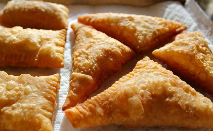 كيفية جعل العجين على فقاعة chebureki ، لذيذ. عجينة Cheburek: أفضل وصفات