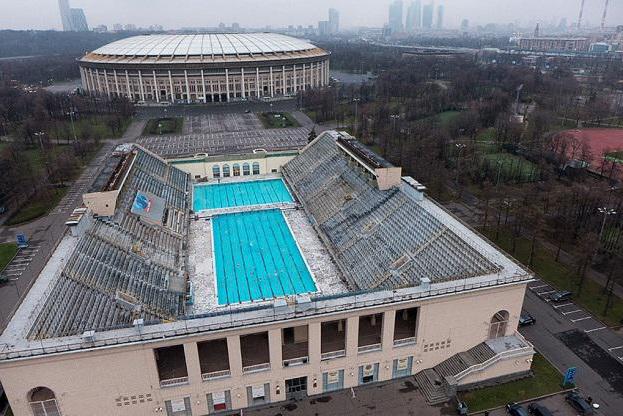 حمامات السباحة الخارجية في موسكو في فصل الشتاء: فوائد زيارة واستعراض الأماكن والعناوين