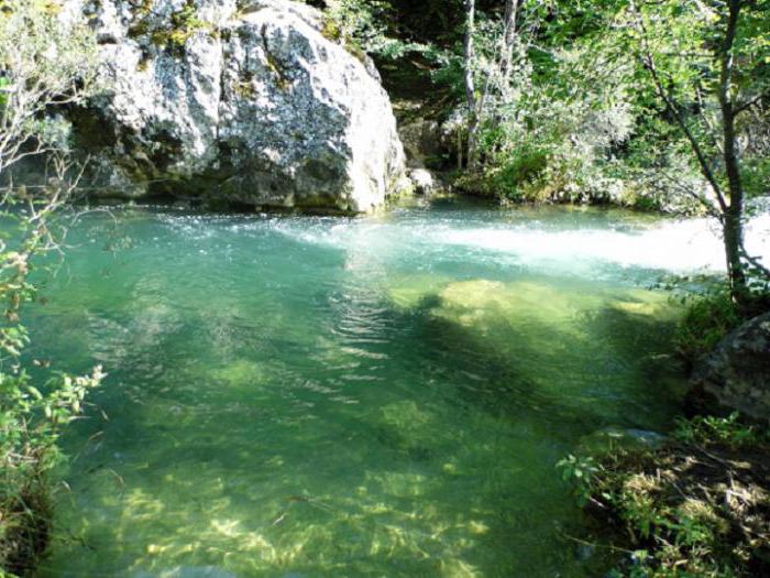 Chernorechensky canyon ، القرم. أماكن مثيرة للاهتمام وكيفية الوصول إلى هناك