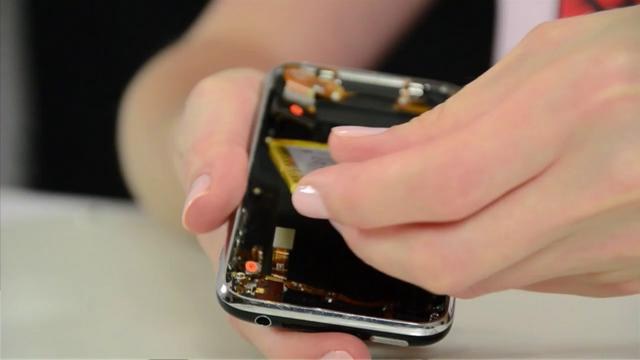 استبدال بطارية 3GS فون - كيف لا يكون مخطئا