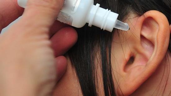 التهاب الأذن من الأذن: العلاج والأعراض والأسباب